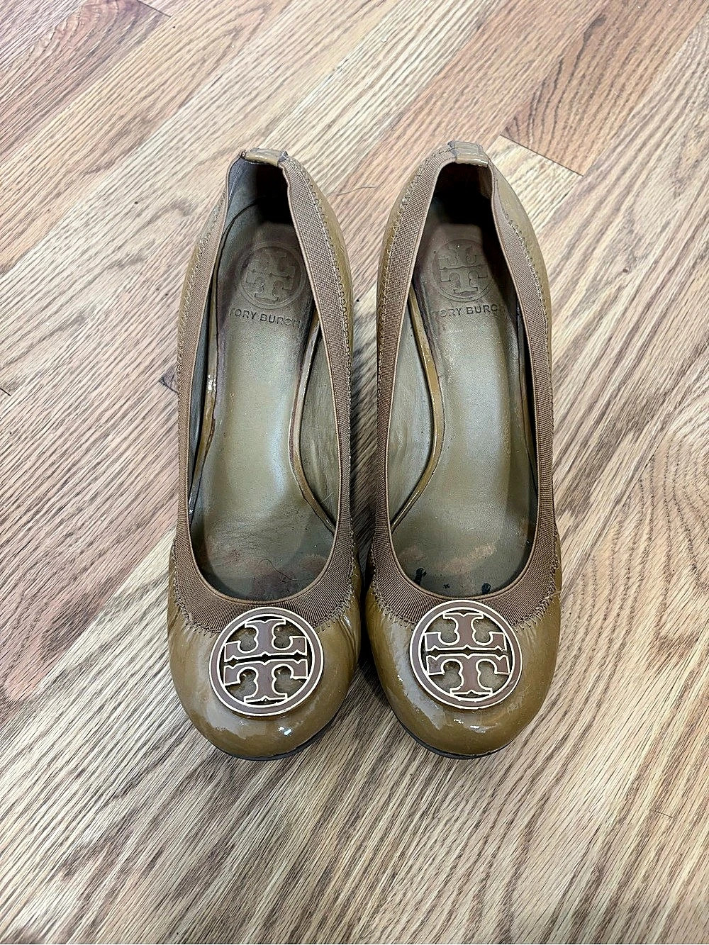 Tory Burch Logo Heels in Brown